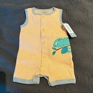 𝅺carter’s Newborn Onesie